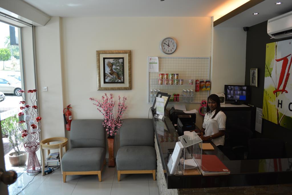 Putra One Avenue Hotel Seri Kembangan Extérieur photo