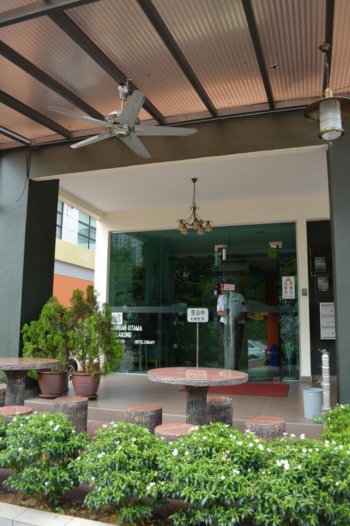 Putra One Avenue Hotel Seri Kembangan Extérieur photo