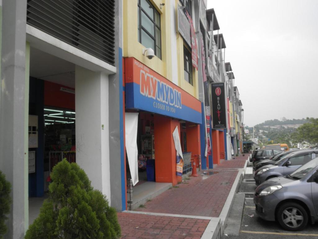 Putra One Avenue Hotel Seri Kembangan Extérieur photo