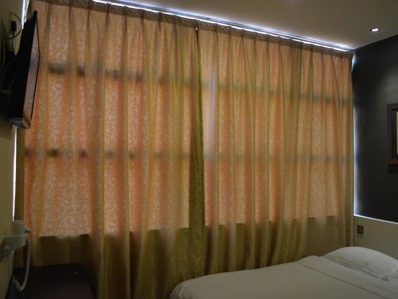 Putra One Avenue Hotel Seri Kembangan Extérieur photo