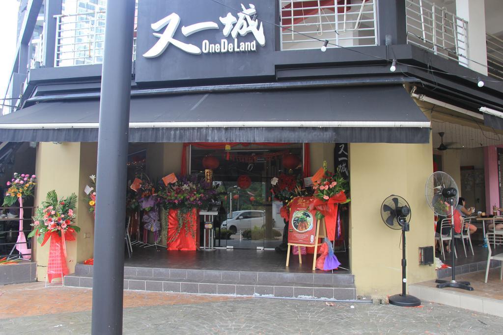 Putra One Avenue Hotel Seri Kembangan Extérieur photo