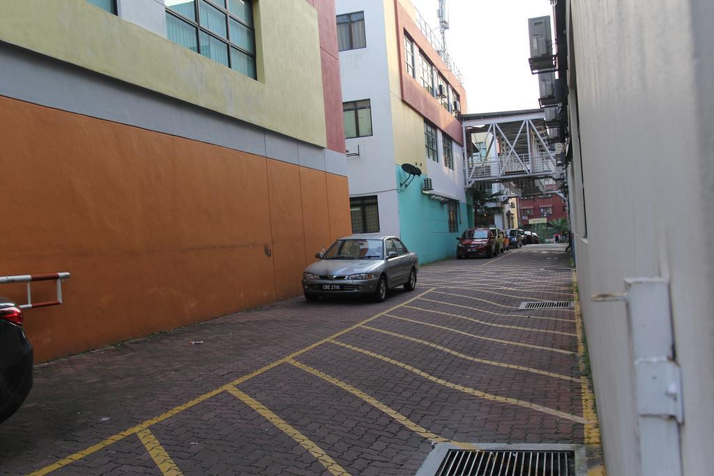 Putra One Avenue Hotel Seri Kembangan Extérieur photo