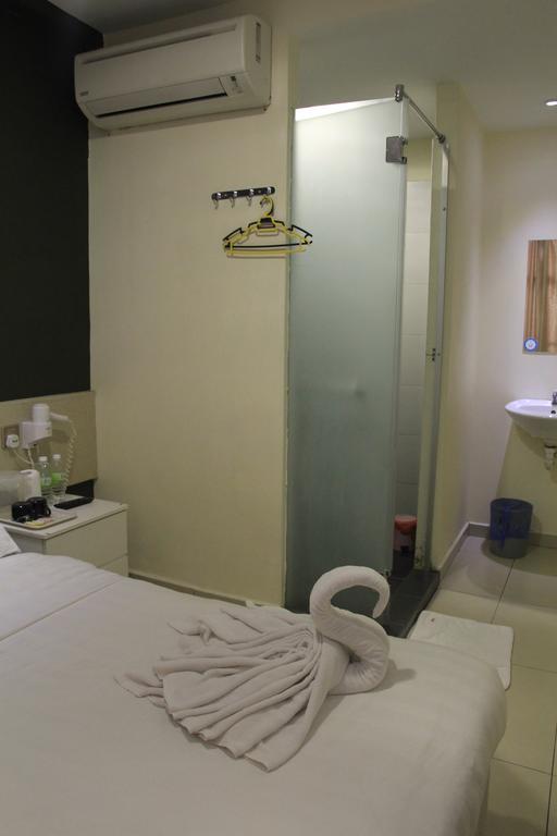 Putra One Avenue Hotel Seri Kembangan Extérieur photo