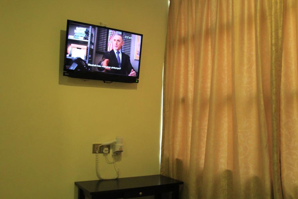 Putra One Avenue Hotel Seri Kembangan Extérieur photo