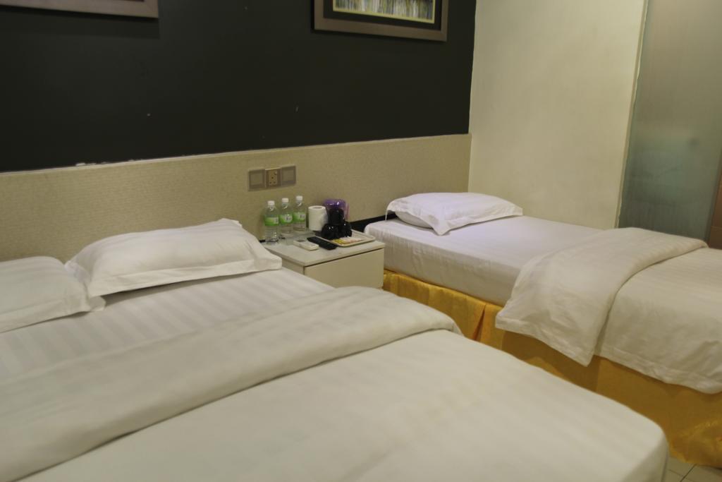 Putra One Avenue Hotel Seri Kembangan Extérieur photo